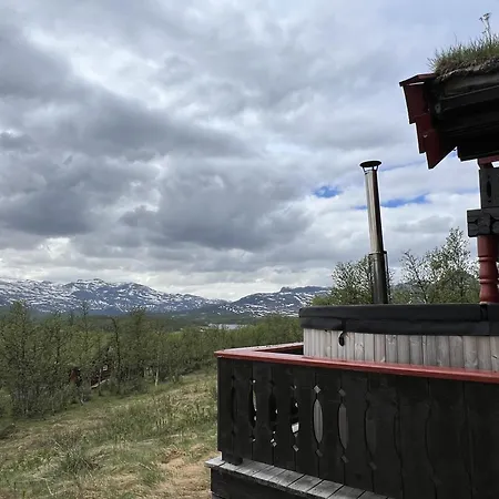 With Hot Tub And Panoramic Mountain Views *