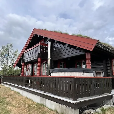 With Hot Tub And Panoramic Mountain Views * Beitostolen