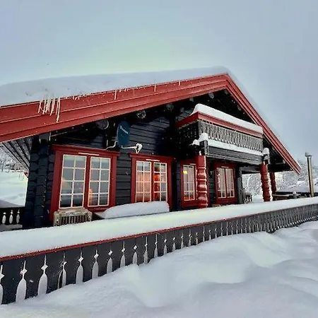 With Hot Tub And Panoramic Mountain Views Feriehus *