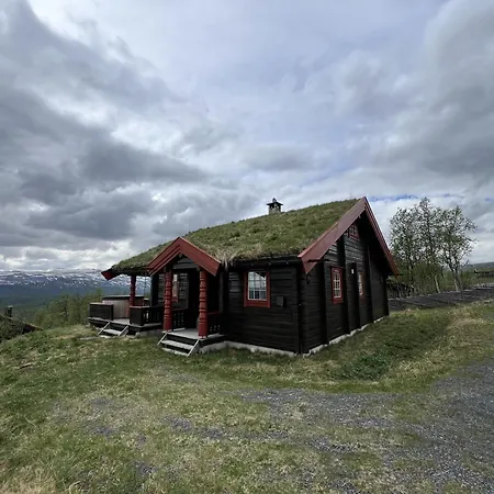 With Hot Tub And Panoramic Mountain Views Feriehus *